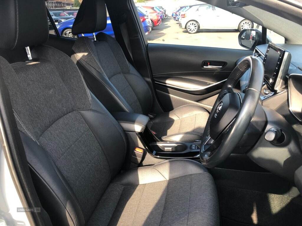 Dec 2021 Toyota Corolla 1.8 VVT-i Hybrid Design 5dr CVT