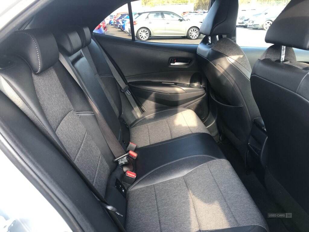 Dec 2021 Toyota Corolla 1.8 VVT-i Hybrid Design 5dr CVT