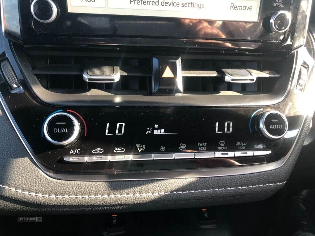 Dec 2021 Toyota Corolla 1.8 VVT-i Hybrid Design 5dr CVT