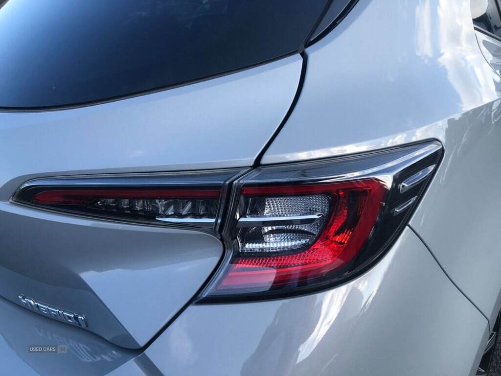 Dec 2021 Toyota Corolla 1.8 VVT-i Hybrid Design 5dr CVT