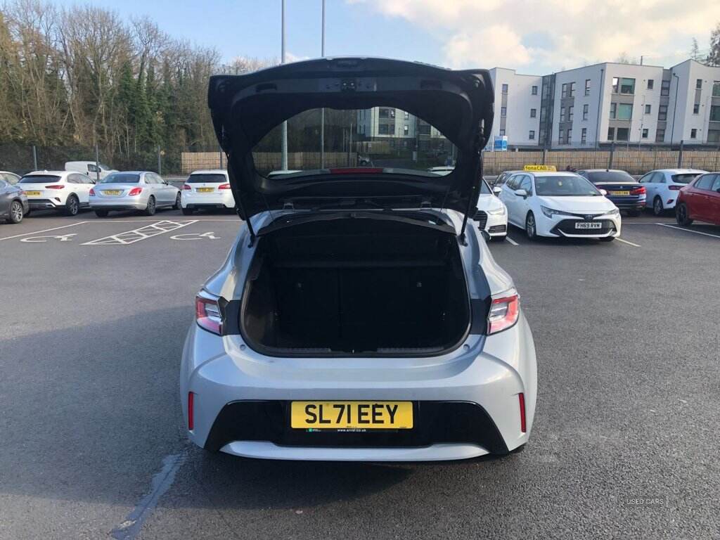 Dec 2021 Toyota Corolla 1.8 VVT-i Hybrid Design 5dr CVT