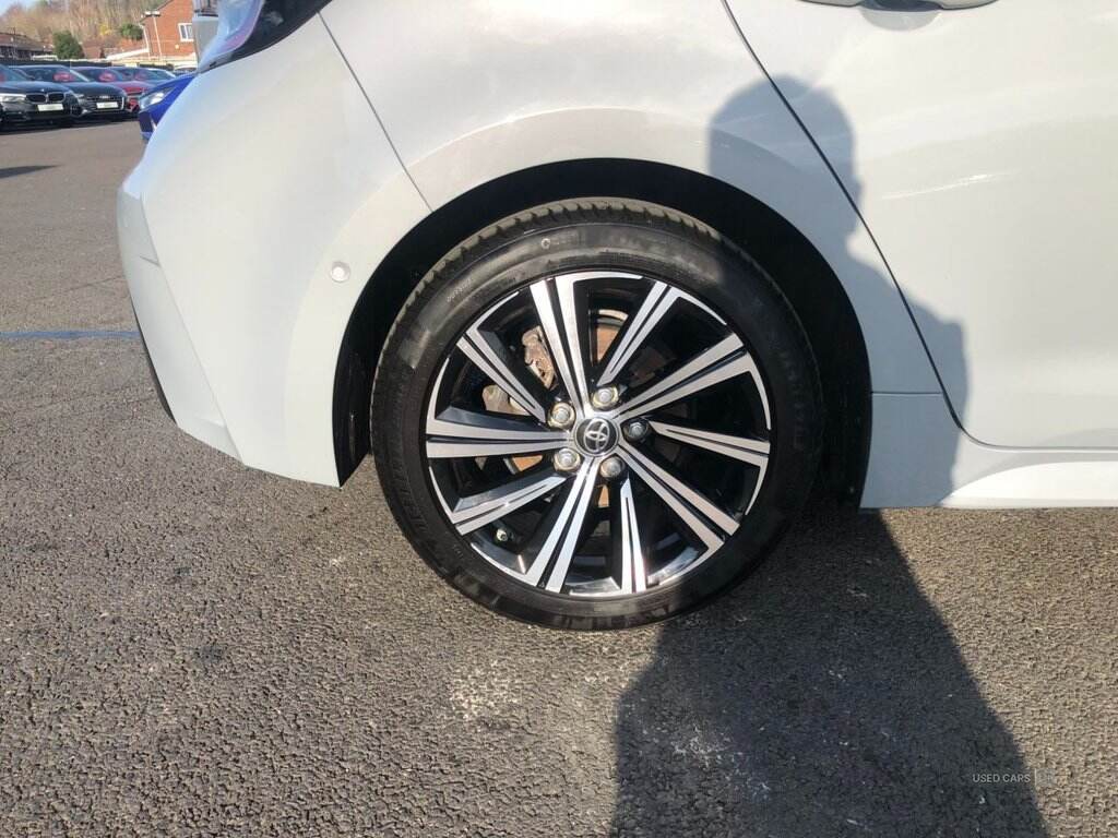 Dec 2021 Toyota Corolla 1.8 VVT-i Hybrid Design 5dr CVT