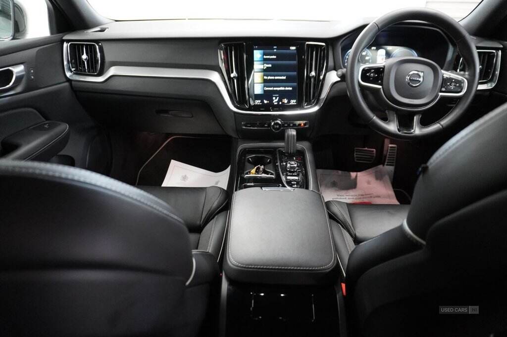 Mar 2021 Volvo V60 2.0 T6 Recharge PHEV R DESIGN 5dr AWD Auto