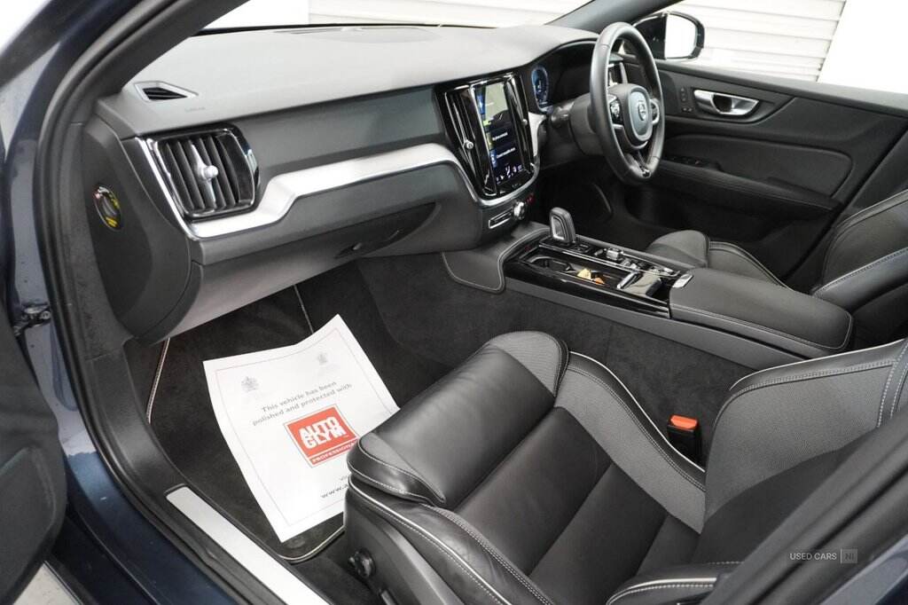 Mar 2021 Volvo V60 2.0 T6 Recharge PHEV R DESIGN 5dr AWD Auto
