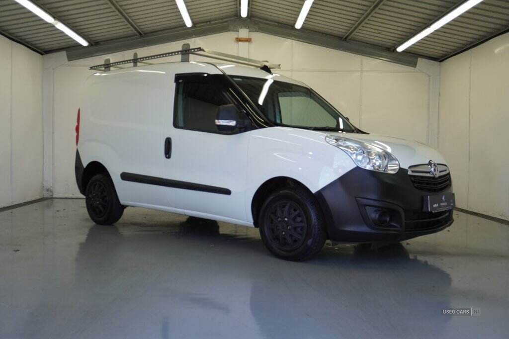 Mar 2016 Vauxhall Combo 2000 1.3 CDTI 16V ecoFLEX H1 Van