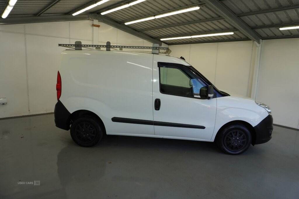 Mar 2016 Vauxhall Combo 2000 1.3 CDTI 16V ecoFLEX H1 Van