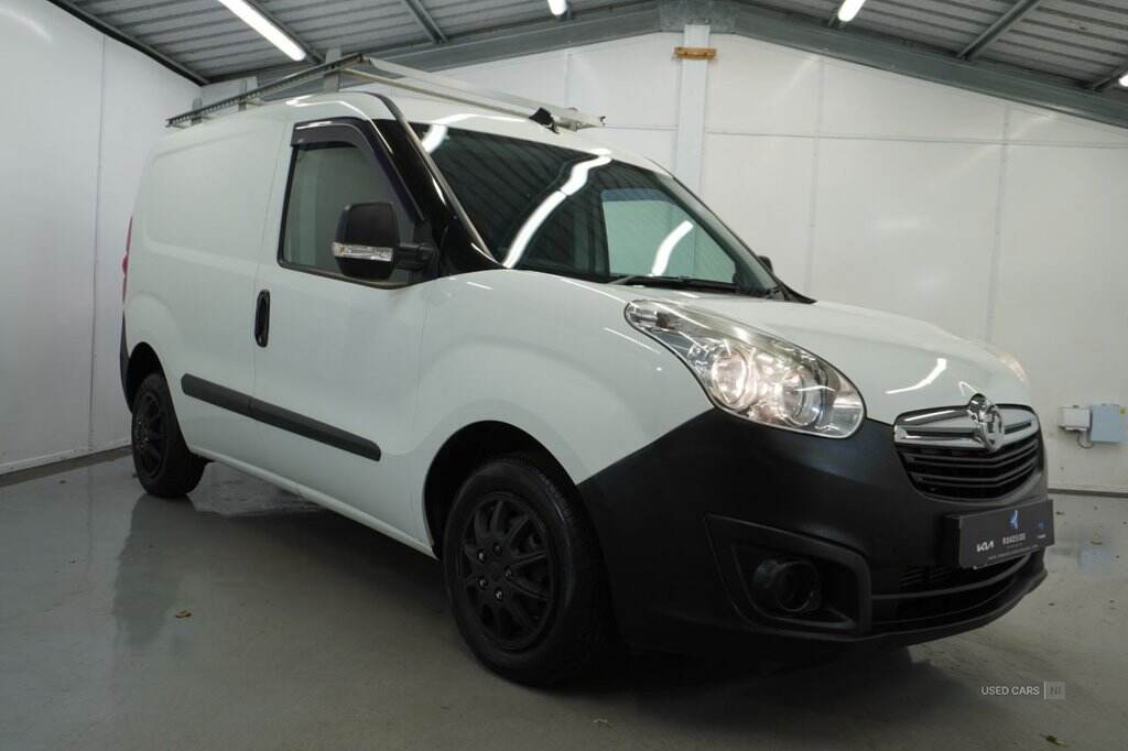 Mar 2016 Vauxhall Combo 2000 1.3 CDTI 16V ecoFLEX H1 Van