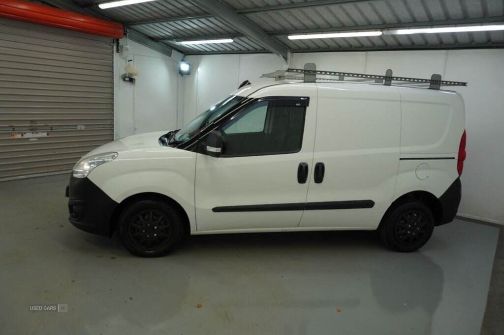 Mar 2016 Vauxhall Combo 2000 1.3 CDTI 16V ecoFLEX H1 Van