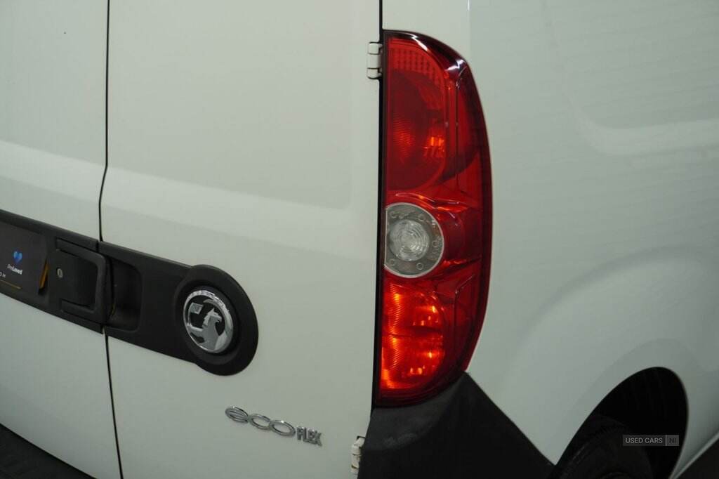 Mar 2016 Vauxhall Combo 2000 1.3 CDTI 16V ecoFLEX H1 Van