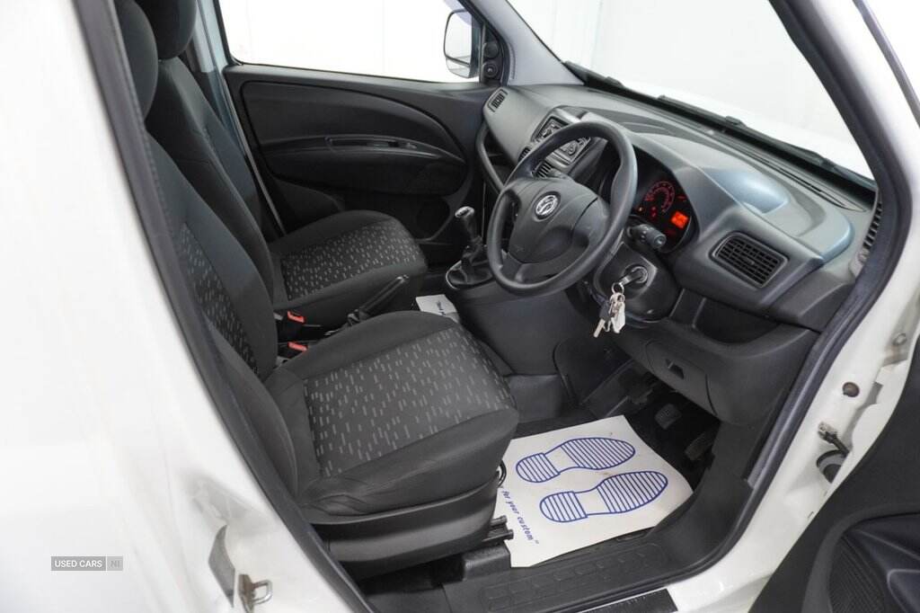 Mar 2016 Vauxhall Combo 2000 1.3 CDTI 16V ecoFLEX H1 Van