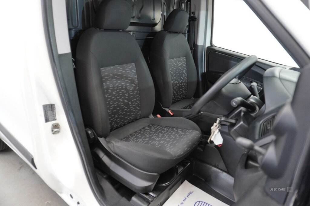 Mar 2016 Vauxhall Combo 2000 1.3 CDTI 16V ecoFLEX H1 Van