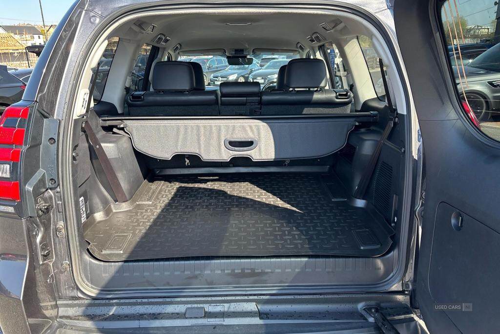 Jan 2023 Toyota Land Cruiser 2.8 D-4D 204 Invincible 5dr Auto 7 Seats