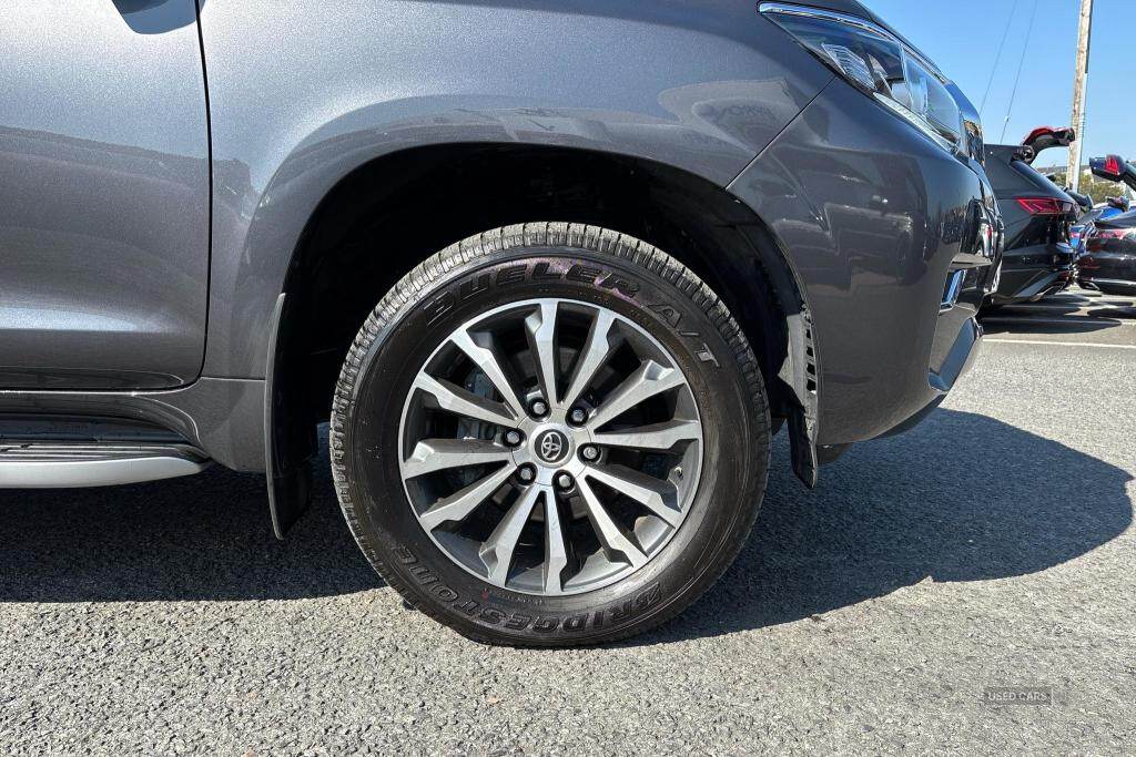 Jan 2023 Toyota Land Cruiser 2.8 D-4D 204 Invincible 5dr Auto 7 Seats