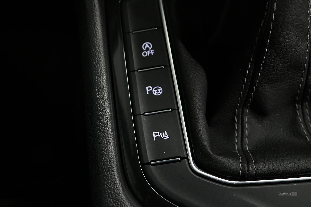 Dec 2021 Volkswagen Tiguan 2.0 TDI R-Line 5dr DSG