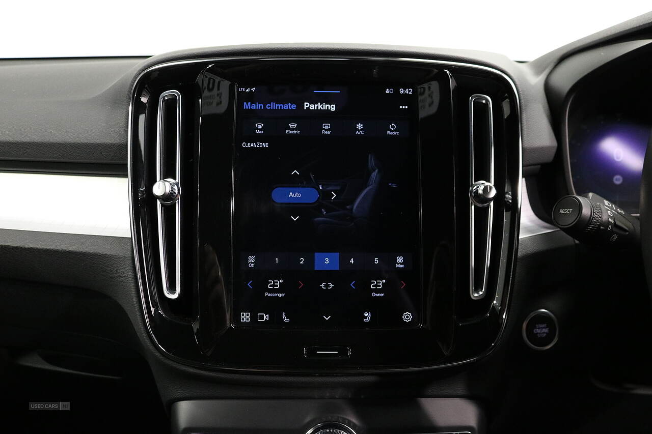 Apr 2023 Volvo XC40 2.0 B3P Plus Dark 5dr Auto