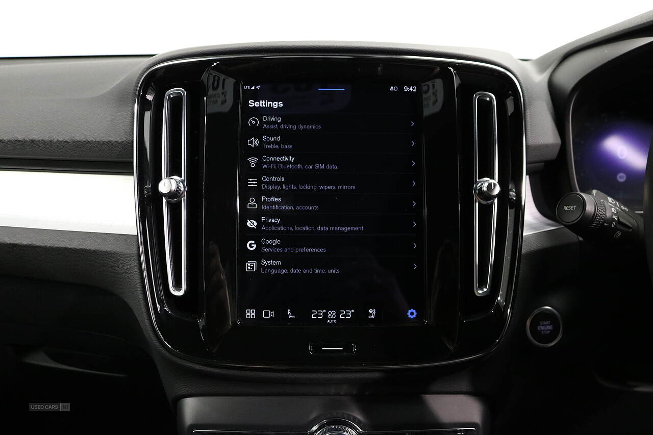 Apr 2023 Volvo XC40 2.0 B3P Plus Dark 5dr Auto