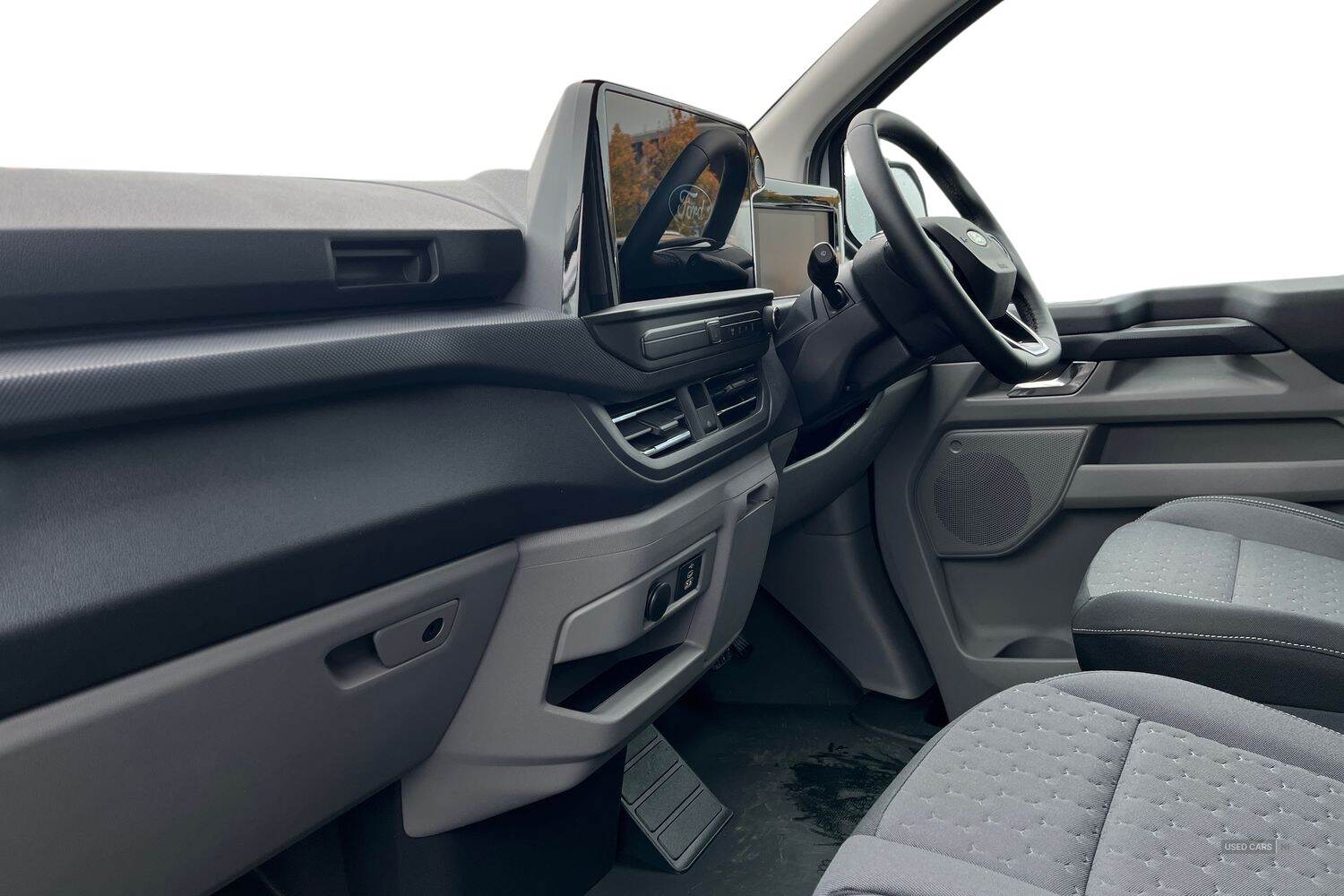 Ford Transit Custom 320 Limited AUTO L1 SWB 2.5 232PS PHEV CVT 6.2 FWD Low Roof, ANDROID AUTO - APPLE CAR PLAY, SAT NAV, IN STOCK