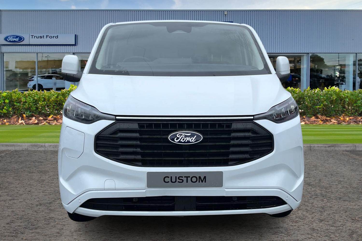 Ford Transit Custom 320 Limited AUTO L1 SWB 2.5 232PS PHEV CVT 6.2 FWD Low Roof, ANDROID AUTO - APPLE CAR PLAY, SAT NAV, IN STOCK