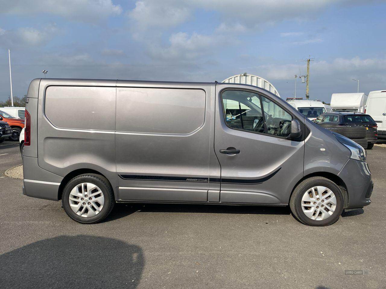 Jan 2019 Renault Trafic SL27 ENERGY dCi 125 Premier Edition Van
