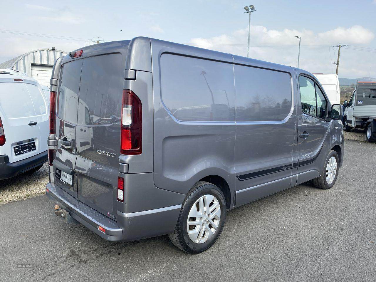 Jan 2019 Renault Trafic SL27 ENERGY dCi 125 Premier Edition Van