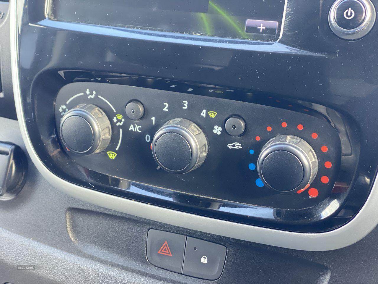 Jan 2019 Renault Trafic SL27 ENERGY dCi 125 Premier Edition Van