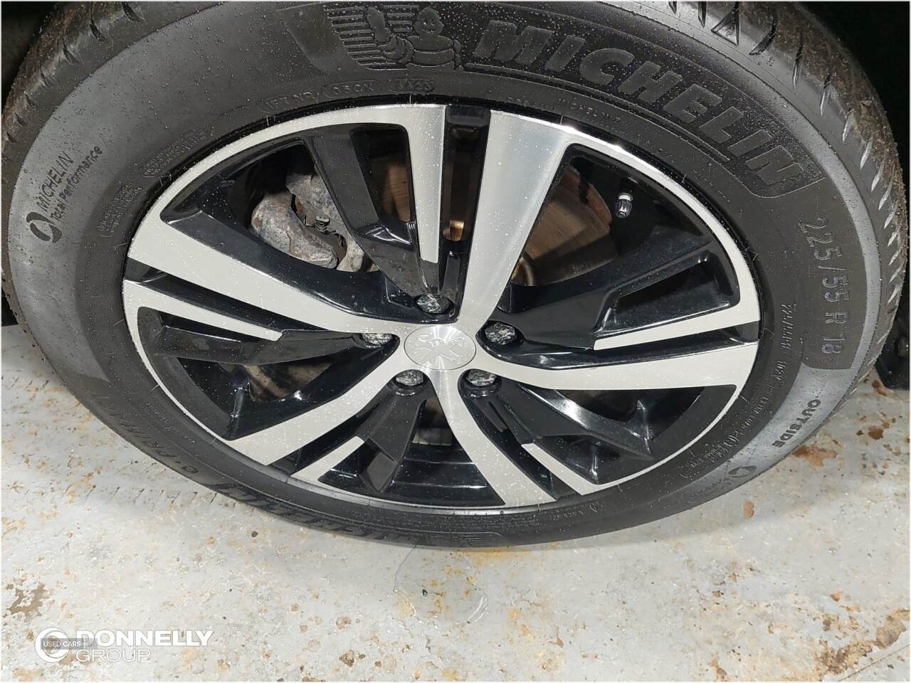 Jan 2024 Peugeot 3008 1.2 Hybrid 136 GT 5dr e-DSC6