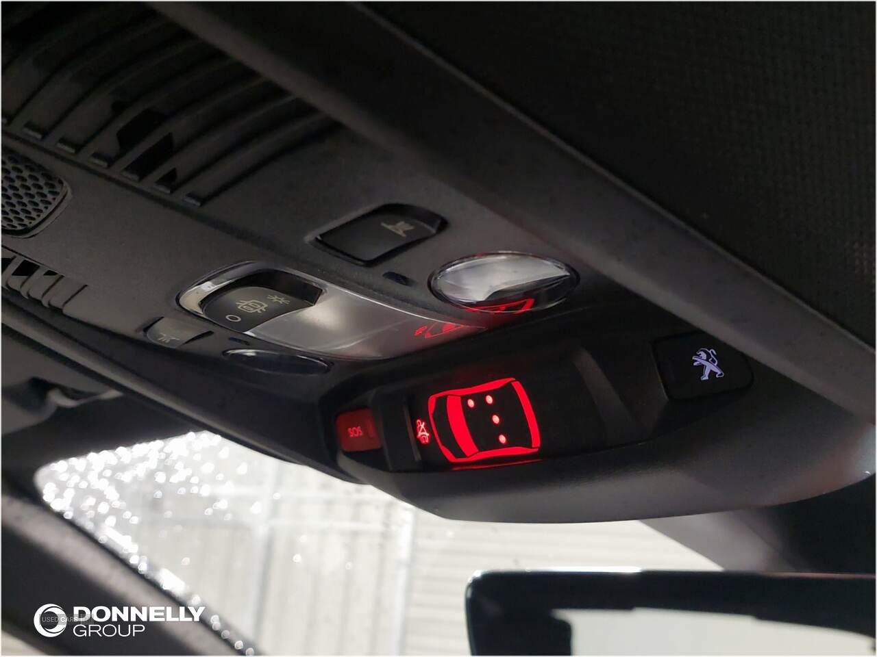 Jan 2024 Peugeot 3008 1.2 Hybrid 136 GT 5dr e-DSC6