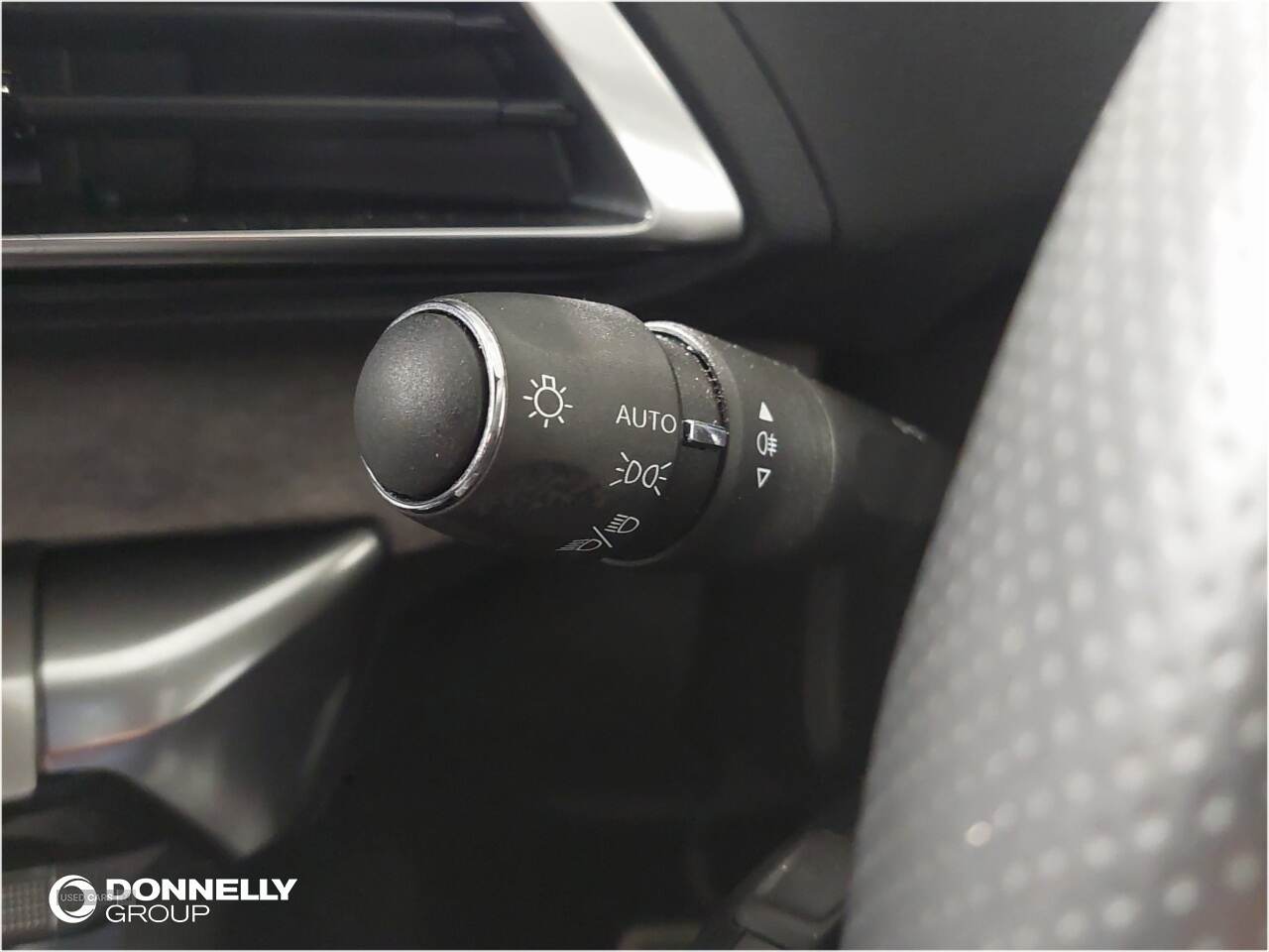 Jan 2024 Peugeot 3008 1.2 Hybrid 136 GT 5dr e-DSC6