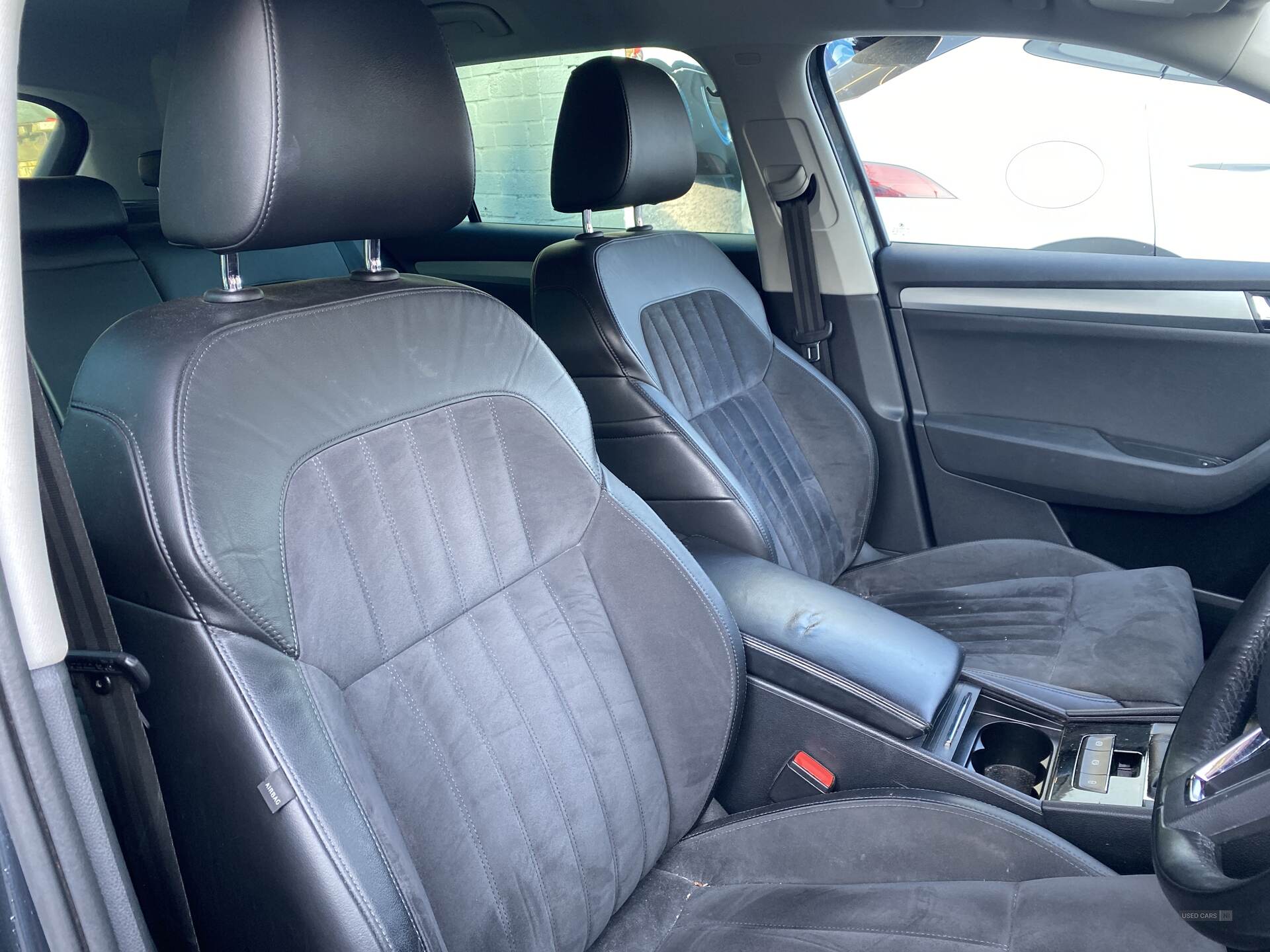 Nov 2017 Skoda Superb 2.0 TDI CR SE Technology 5dr