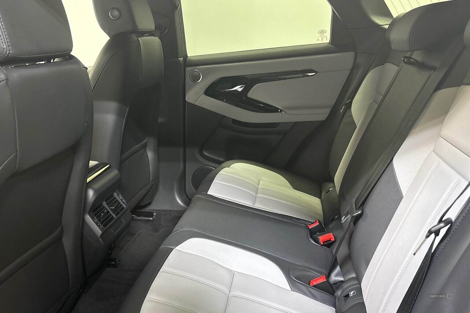 Jan 2025 Land Rover Range Rover Evoque 2.0 D200 Edition 5Dr Auto
