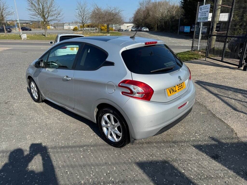 Jun 2015 Peugeot 208 1.2 VTi Style 3dr