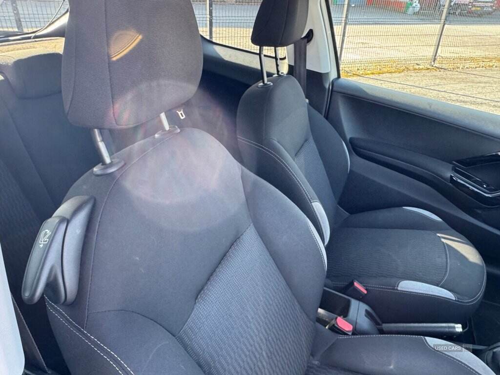 Jun 2015 Peugeot 208 1.2 VTi Style 3dr