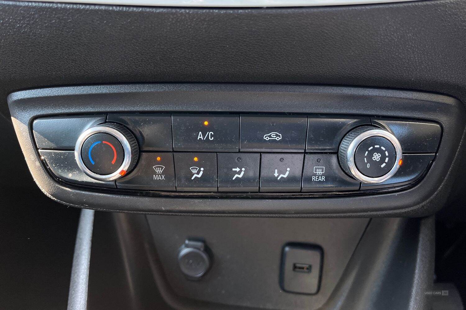 Oct 2020 Vauxhall Crossland X 1.2T [110] Griffin 5dr [6 Spd] [Start Stop]