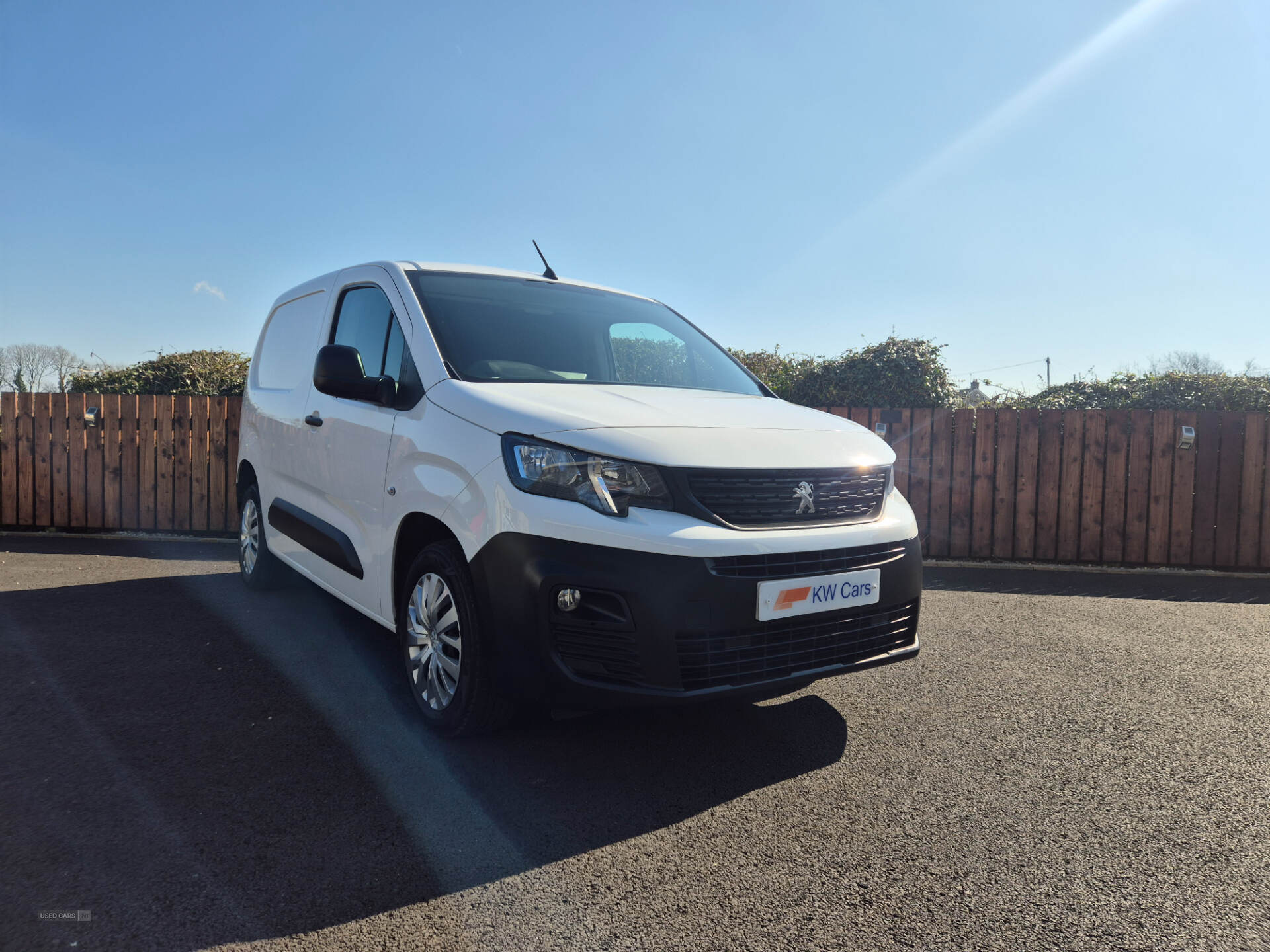 Jun 2019 Peugeot Partner 1000 1.6 BlueHDi 100 Professional Van
