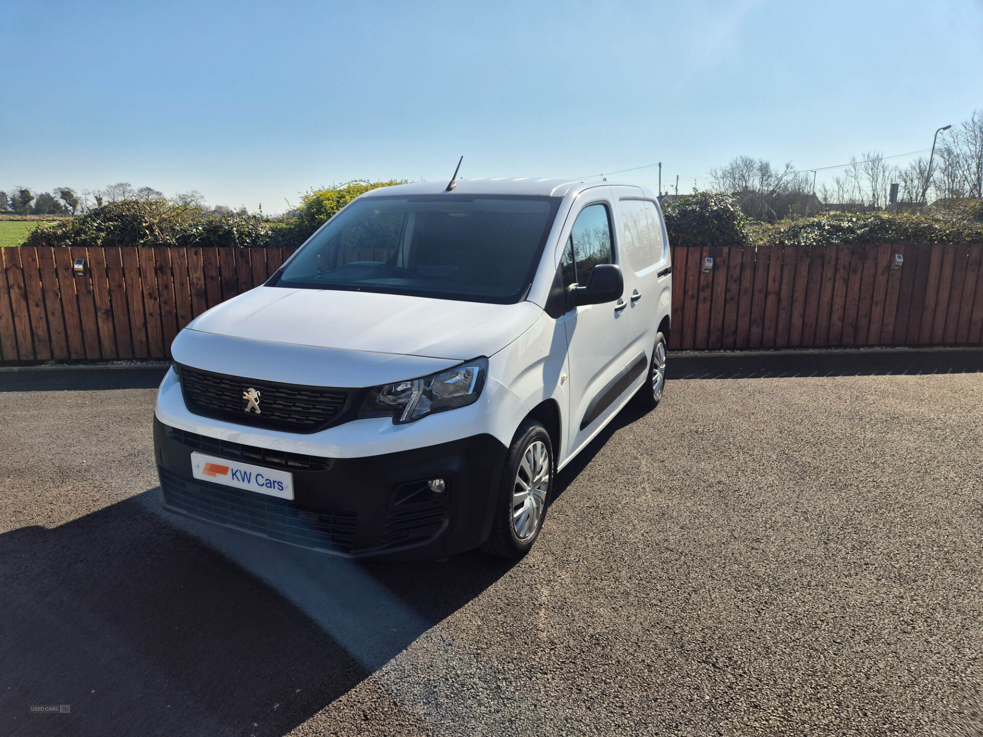 Jun 2019 Peugeot Partner 1000 1.6 BlueHDi 100 Professional Van
