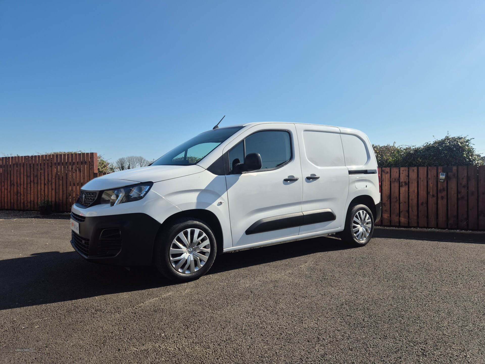 Jun 2019 Peugeot Partner 1000 1.6 BlueHDi 100 Professional Van