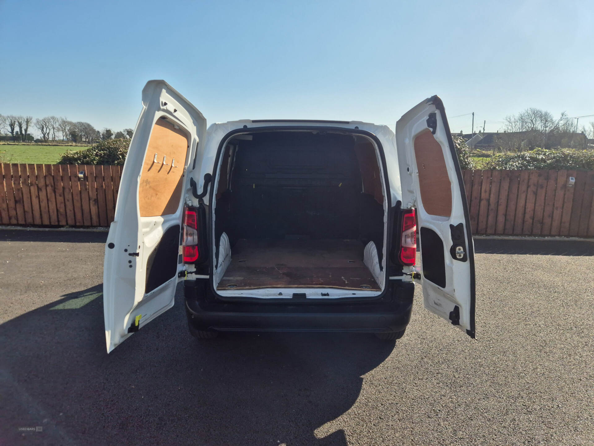 Jun 2019 Peugeot Partner 1000 1.6 BlueHDi 100 Professional Van