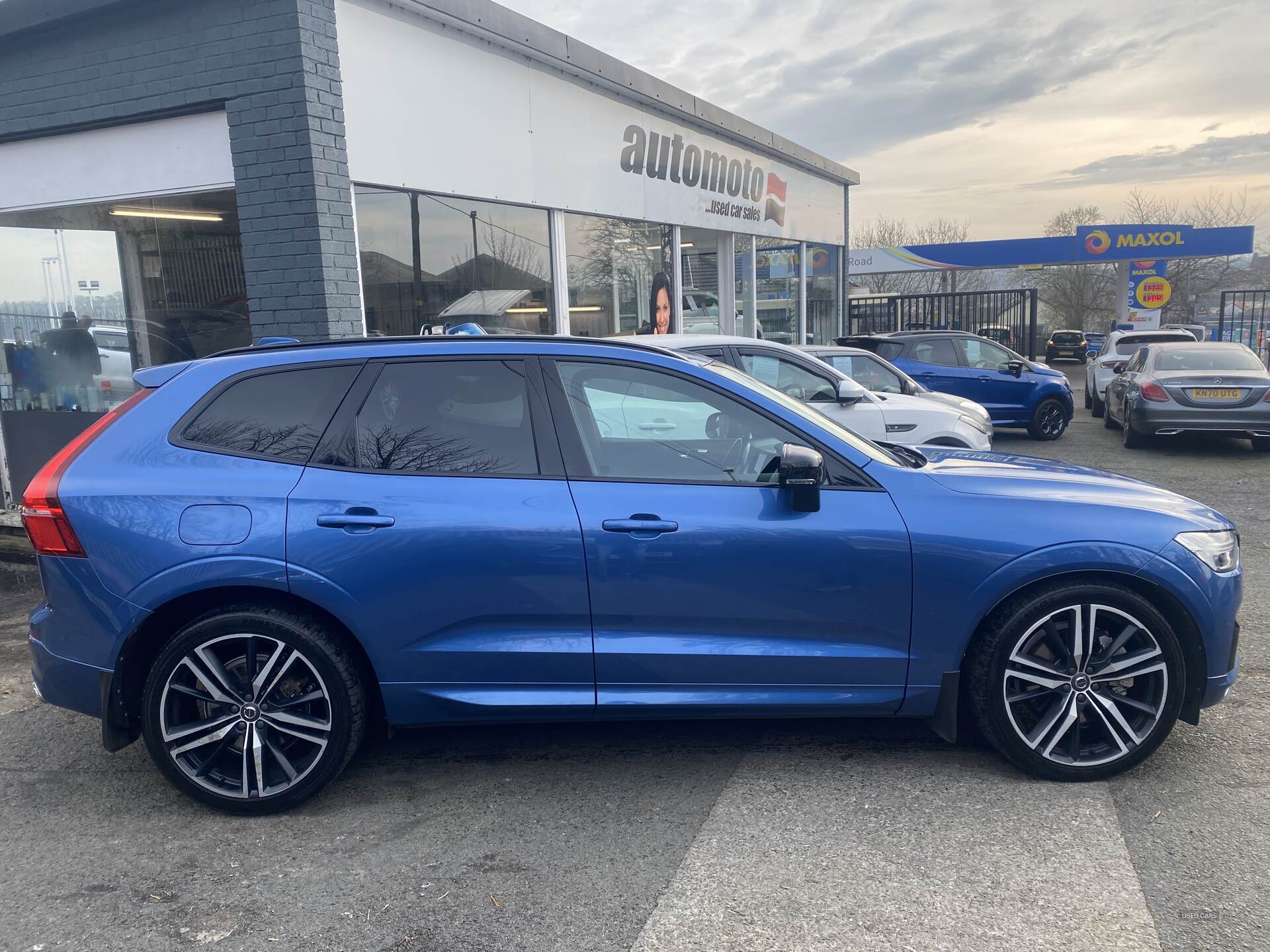 Feb 2018 Volvo XC60 2.0 D4 R DESIGN Pro 5dr AWD Geartronic