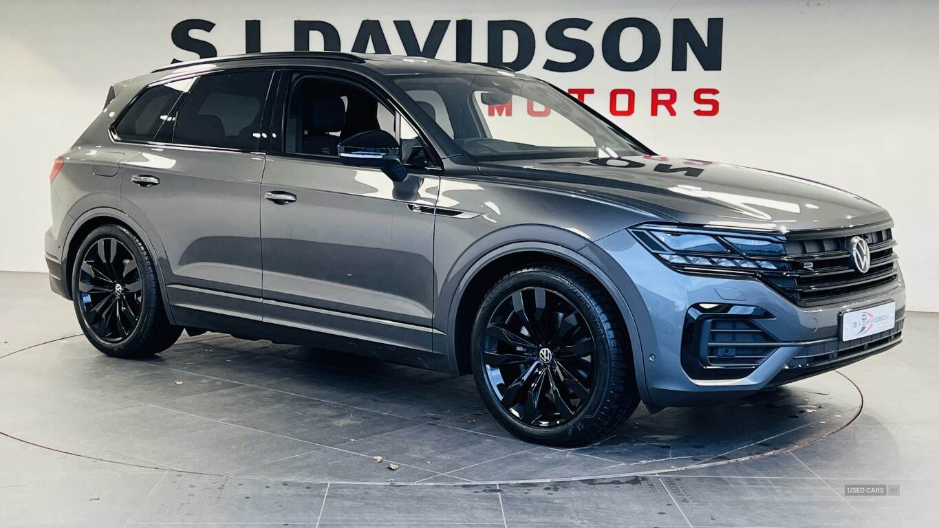 2022 Volkswagen Touareg Black Edition