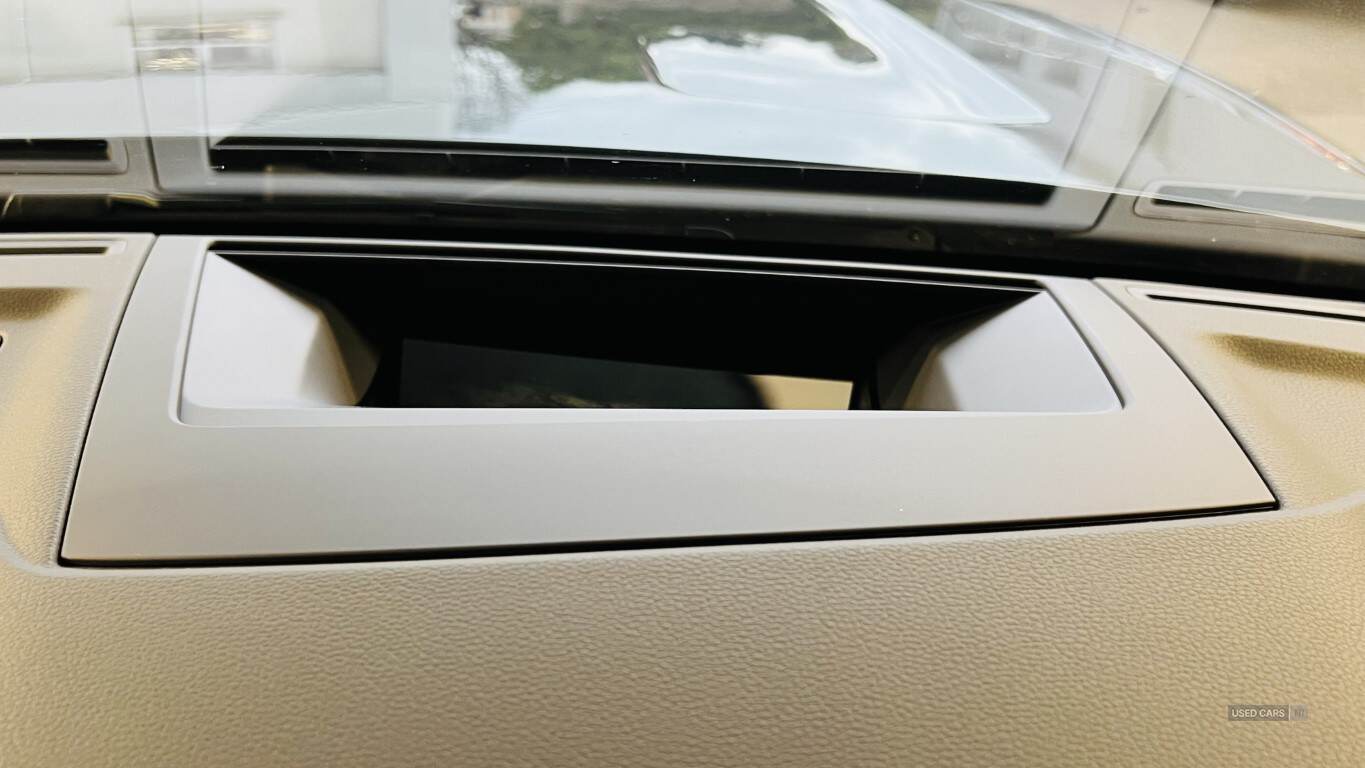 2022 Volkswagen Touareg Black Edition