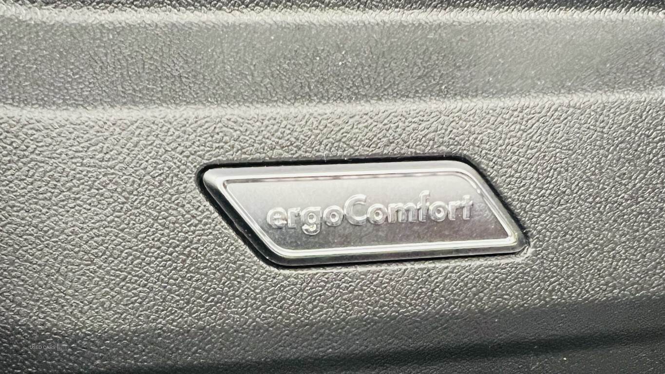 2022 Volkswagen Touareg Black Edition