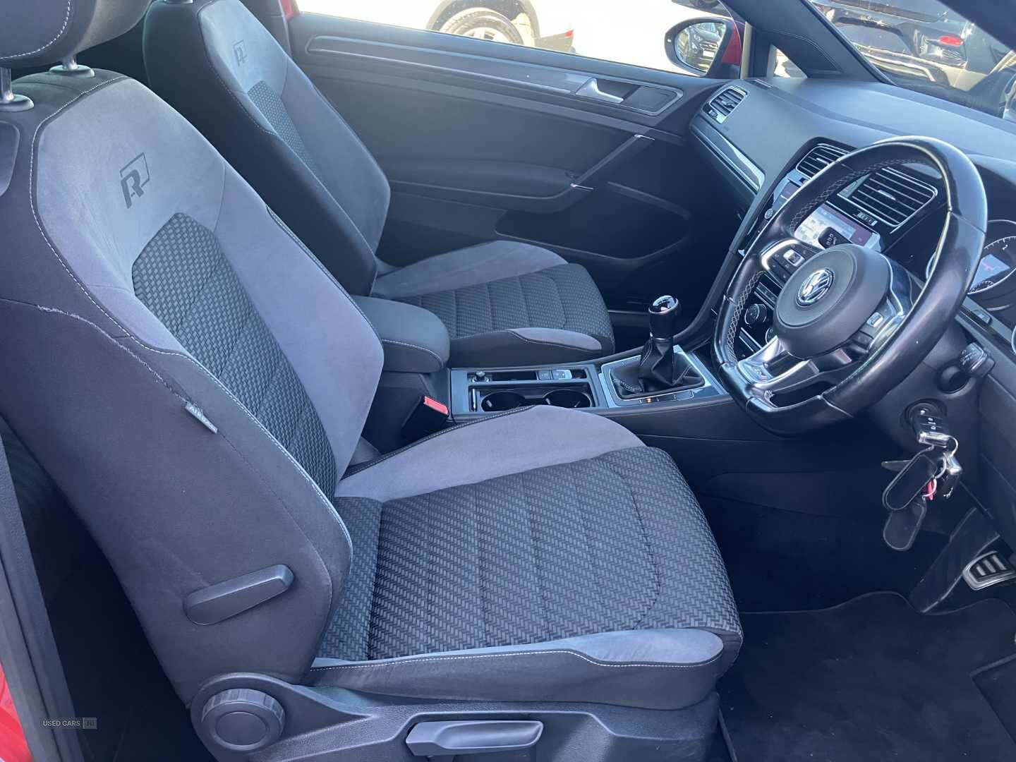 Apr 2017 Volkswagen Golf 2.0 TDI R-Line 5dr