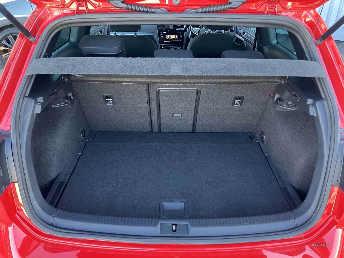 Apr 2017 Volkswagen Golf 2.0 TDI R-Line 5dr