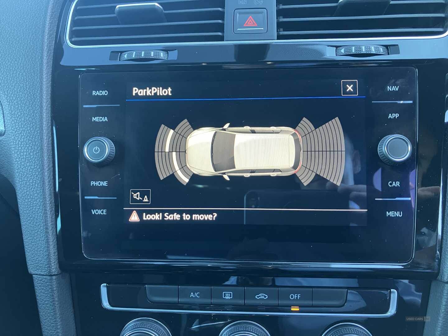Apr 2017 Volkswagen Golf 2.0 TDI R-Line 5dr
