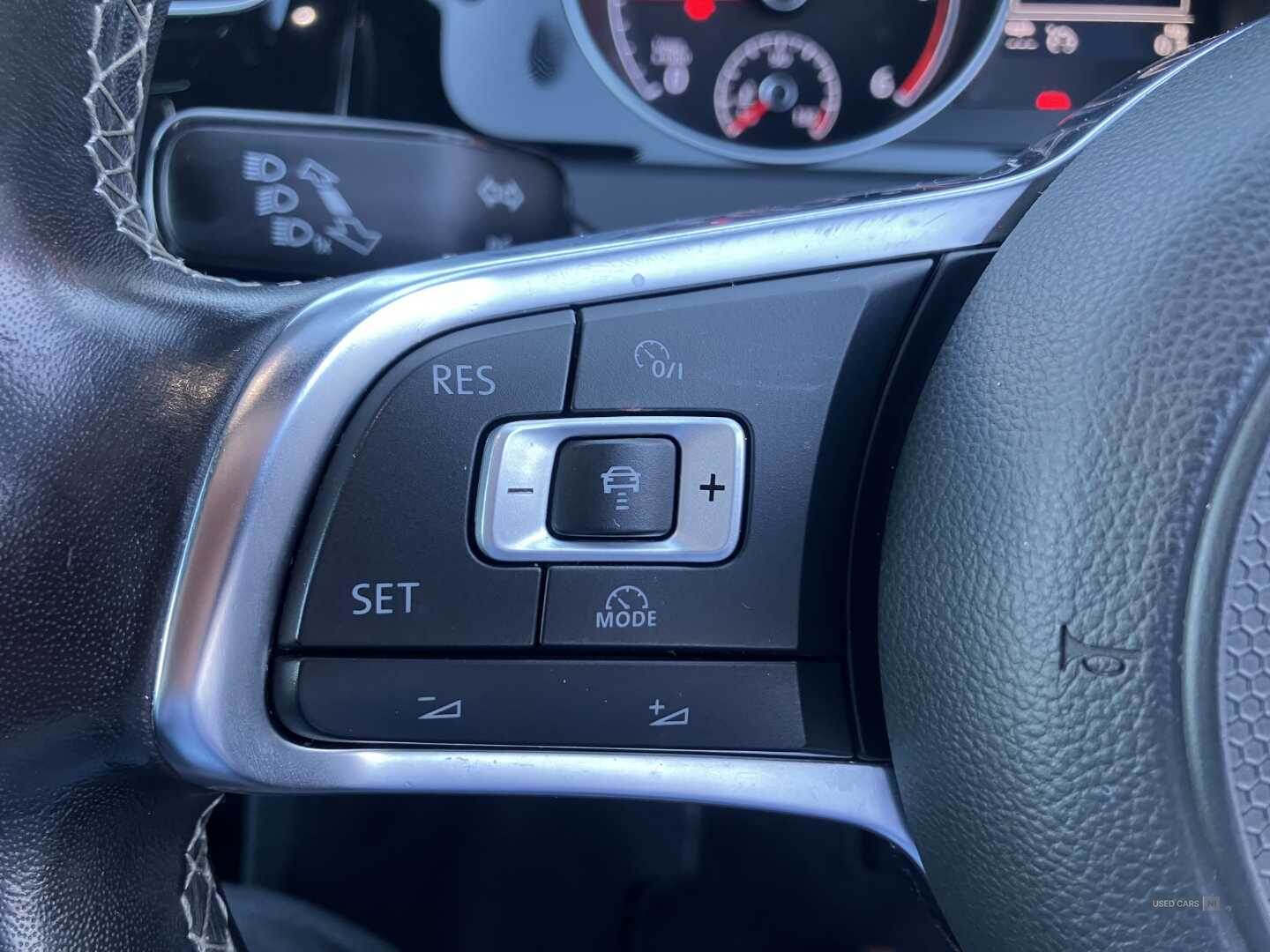 Apr 2017 Volkswagen Golf 2.0 TDI R-Line 5dr