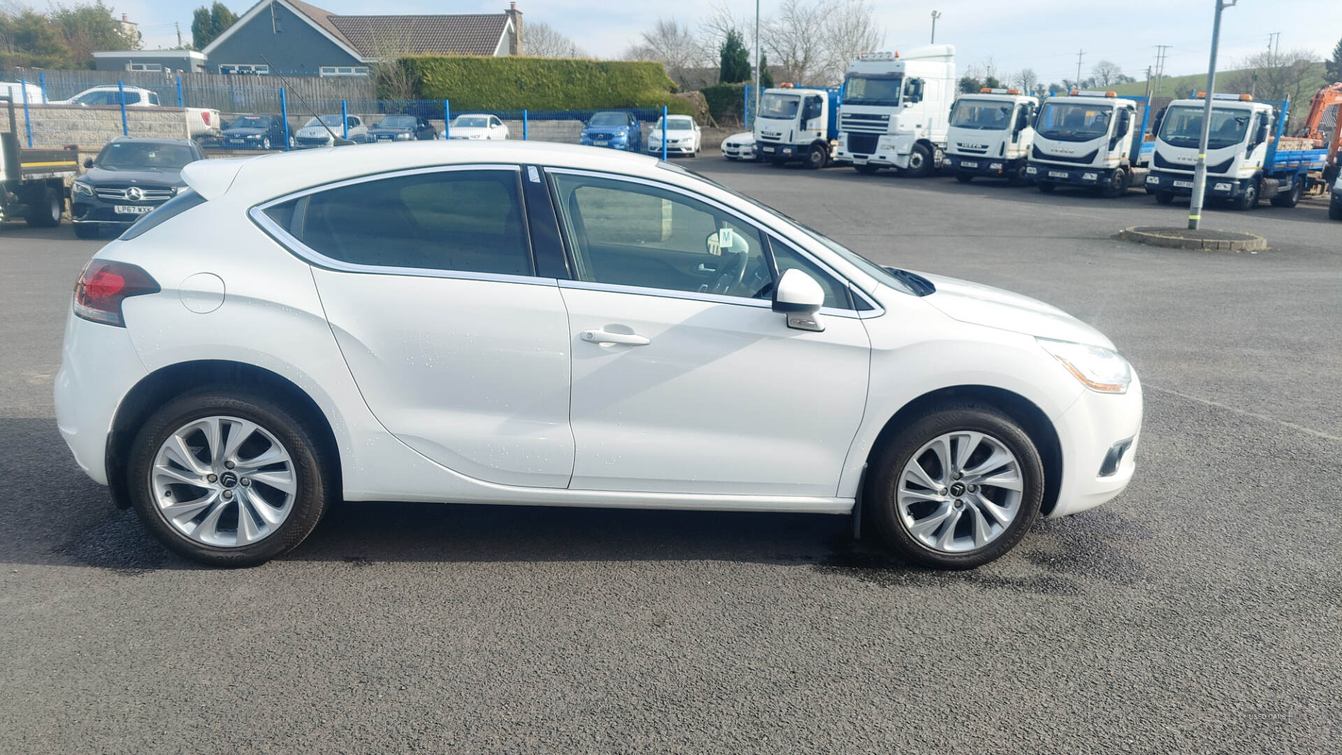 Apr 2014 Citroen DS4 1.6 e-HDi 115 Airdream DSign 5dr