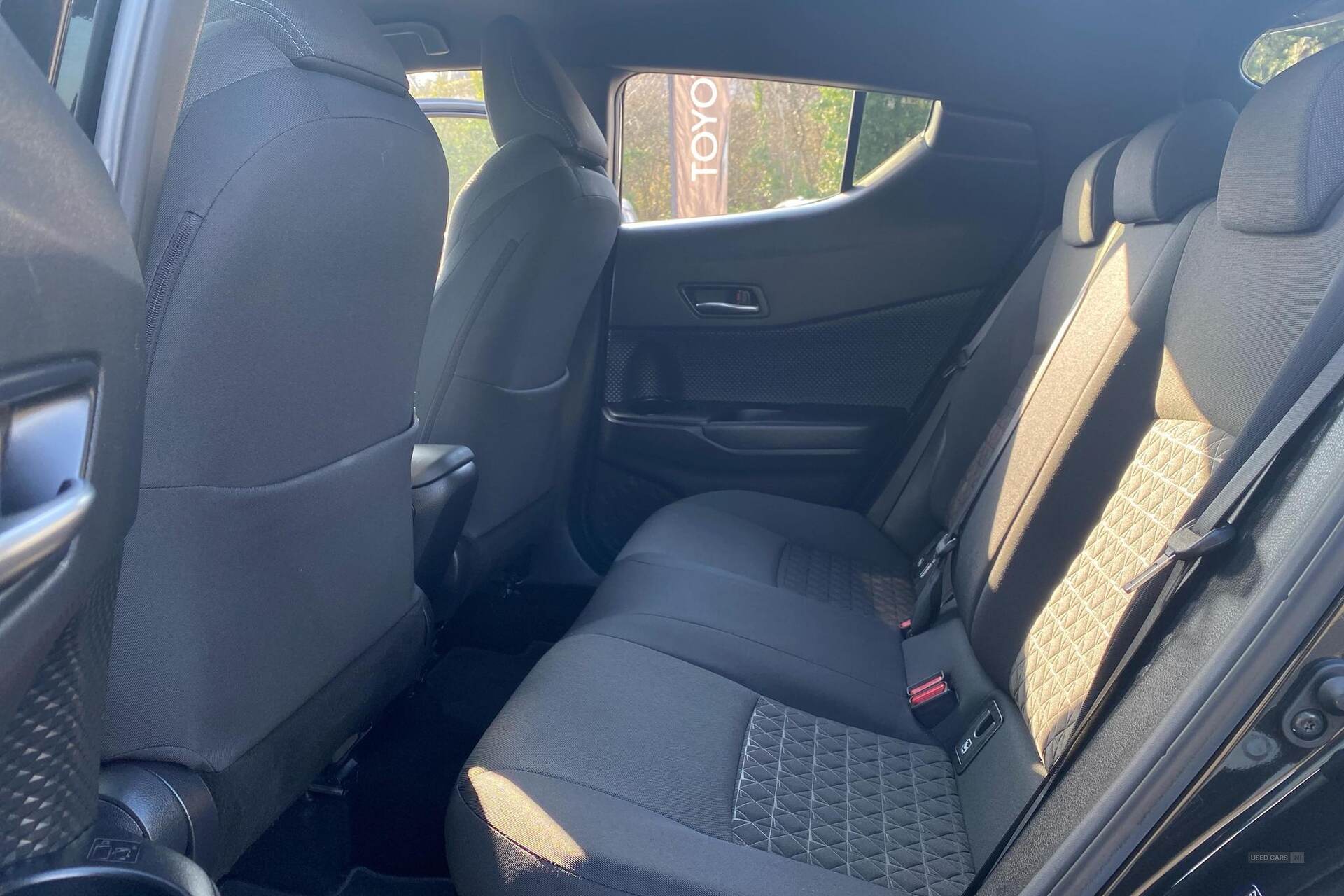 Oct 2021 Toyota C-HR 2.0 Hybrid Design 5dr CVT