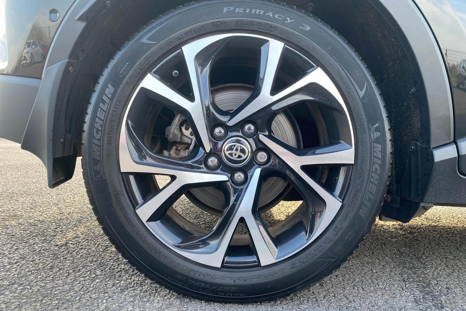 Oct 2021 Toyota C-HR 2.0 Hybrid Design 5dr CVT
