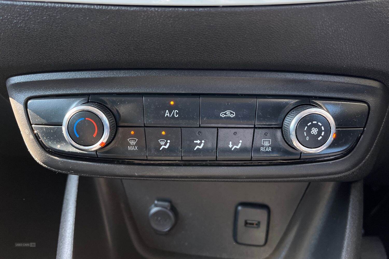 Oct 2020 Vauxhall Crossland X 1.2T [110] Griffin 5dr [6 Spd] [Start Stop]