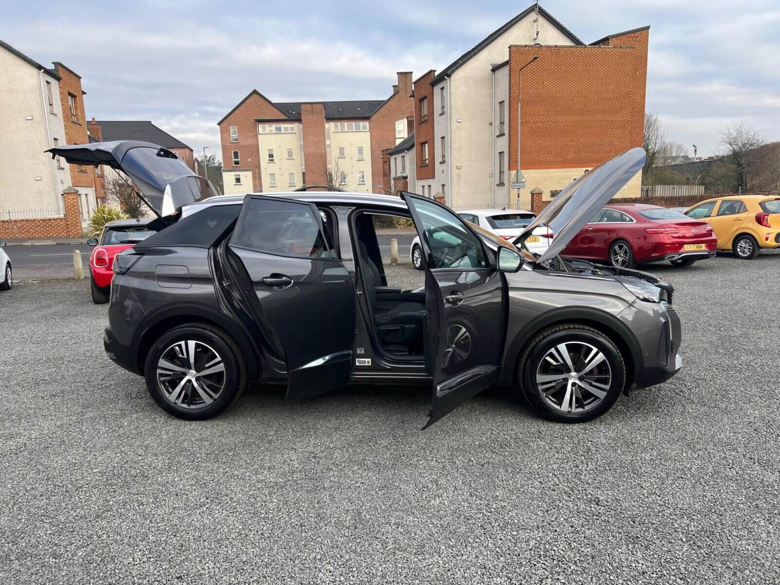 Apr 2021 Peugeot 3008 1.2 PureTech Allure Premium 5dr